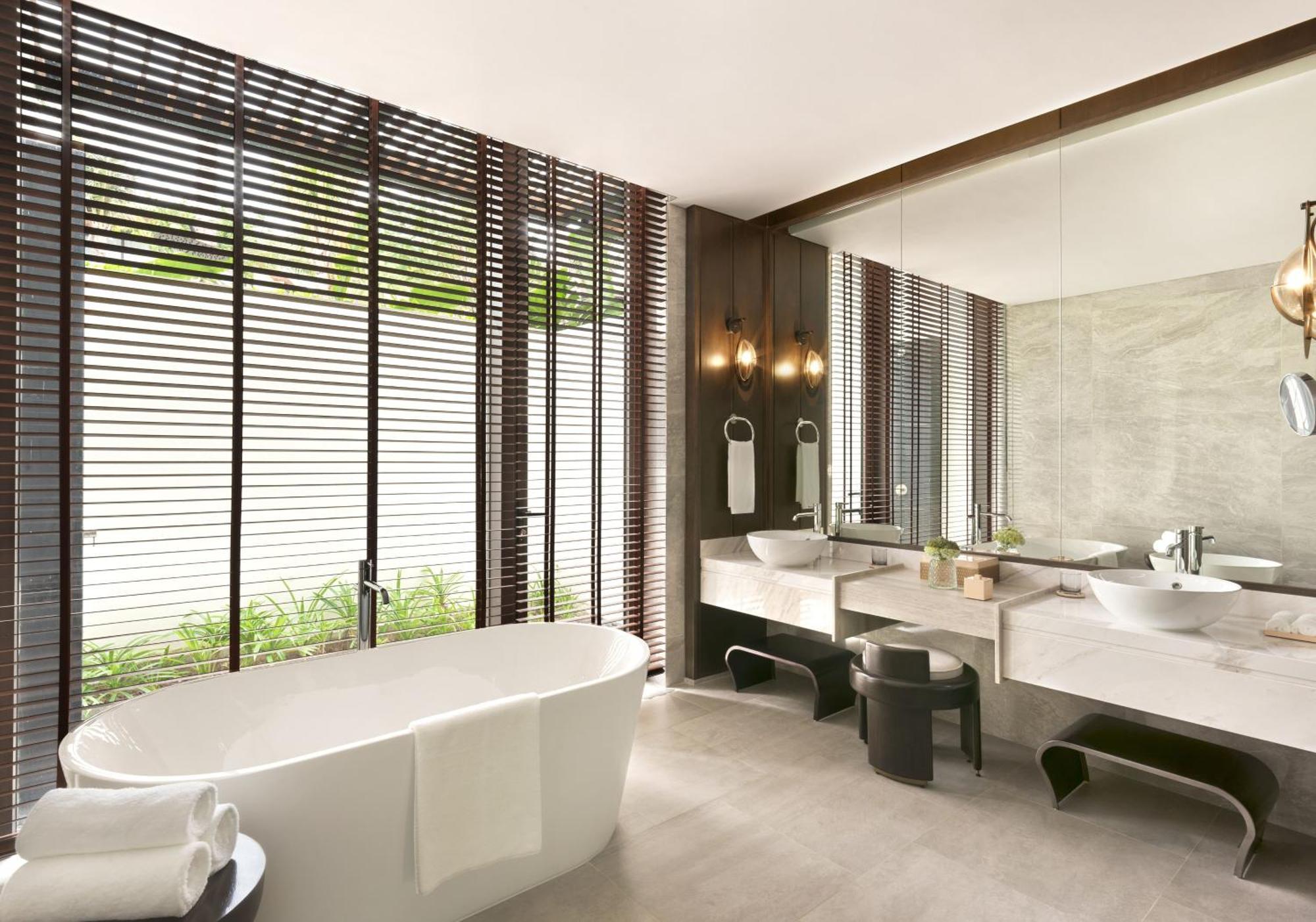 Lush Villa 3 Bedroom Pool